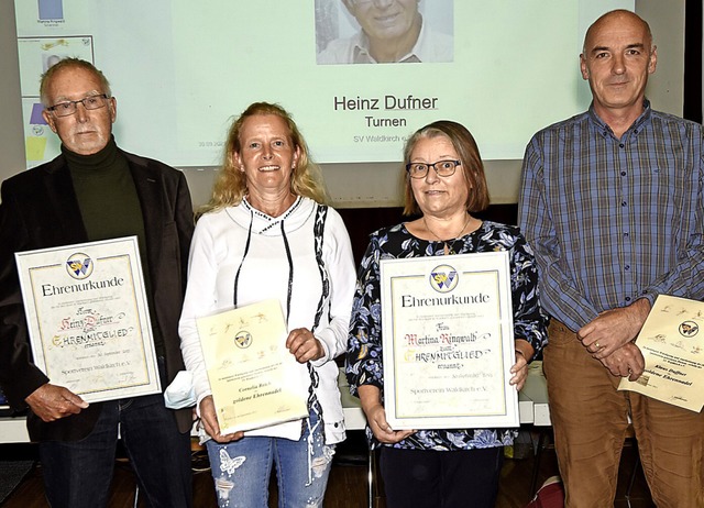 Zu Ehrenmitgliedern ernannt oder mit d..., Martina Ringwald und Klaus Duffner.   | Foto: Markus Zimmermann