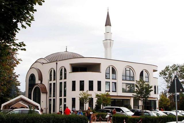 Besucher erhalten Einblicke in die Lahrer Moschee