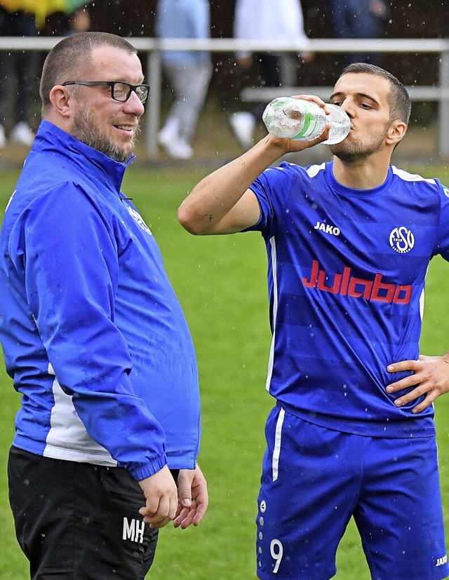 Hat gut lachen: Seelbachs Trainer Mark...reffern erneut Garant fr drei Punkte.  | Foto: Wolfgang Knstle