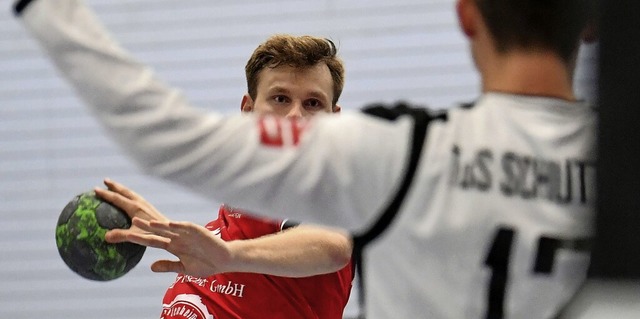 Das Tor im Fokus: Lukas Lehmann und de...n die SG Scutro auf verlorenem Posten.  | Foto: Wolfgang Kuenstle