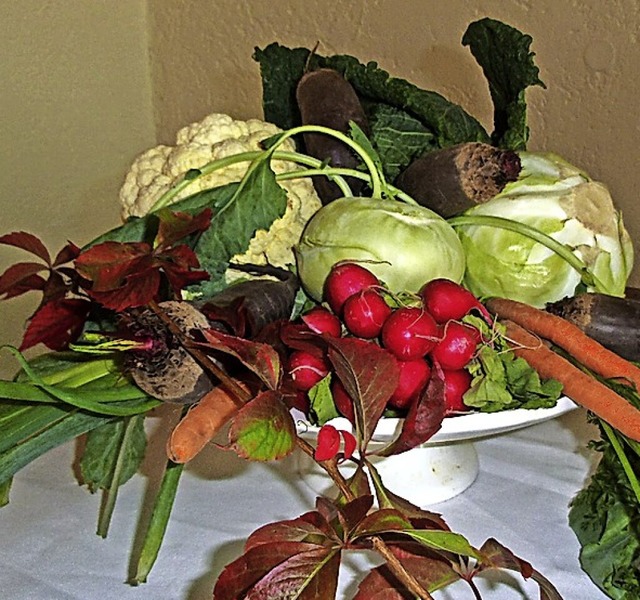 Prchtige Gaben zum Erntedank in der evangelischen Kirche.  | Foto: Cornelia Selz