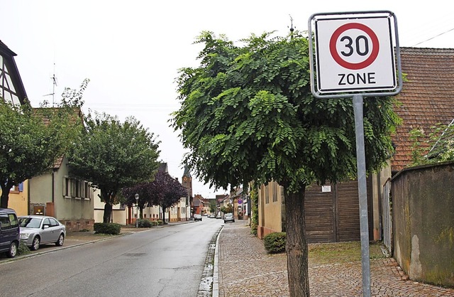 Mit der Neugestaltung der Hauptstrae ... unter Fahrbahn und Gehwegen geplant.   | Foto: Horst David