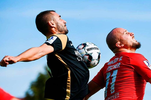 Am Einsatz der Bahlinger Spieler (rech...serstuhlstadion nur mäßig besucht ist. | Foto: Claus G. Stoll Am Einsatz der Bahlinger Spieler (rech...serstuhlstadion nur mäßig besucht ist. | Foto: Claus G. Stoll