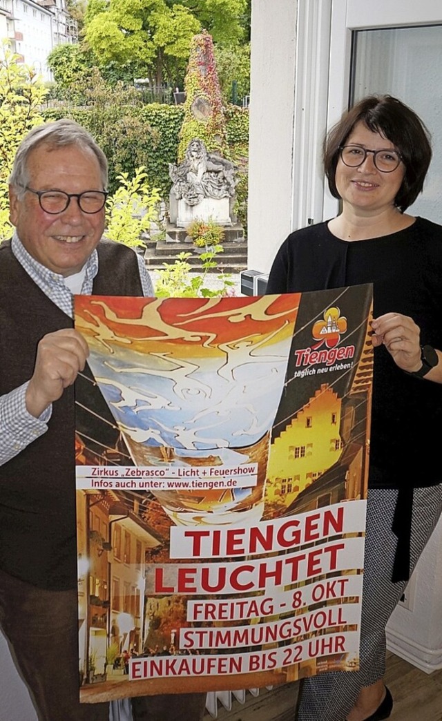 Kurt Reckermann und Nikola Kgel freue...&#8220; besondere Angebote  zu bieten.  | Foto: suedkurier