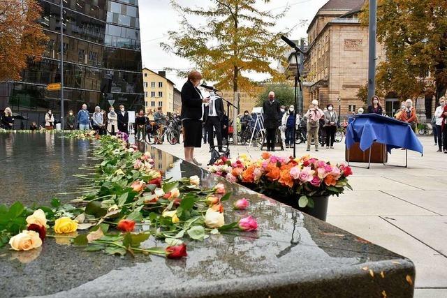 Gedenken an die Deportierten auf dem Platz der Alten Synagoge