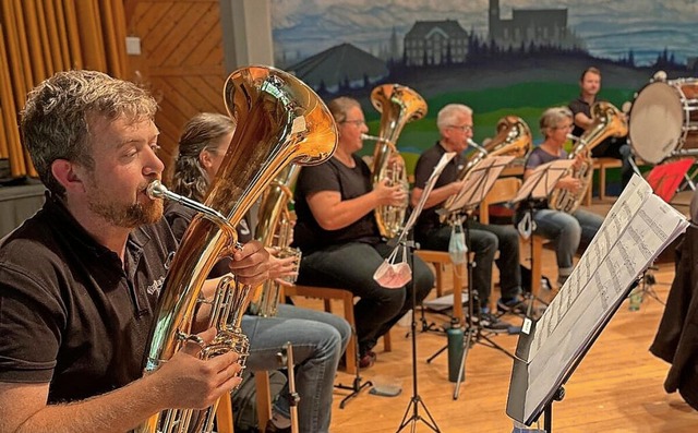Musiker und Musikerinnen der Trachtenk... einem Workshop mit Ernst Hutter teil.  | Foto: Trachtenkapelle Hchenschwand