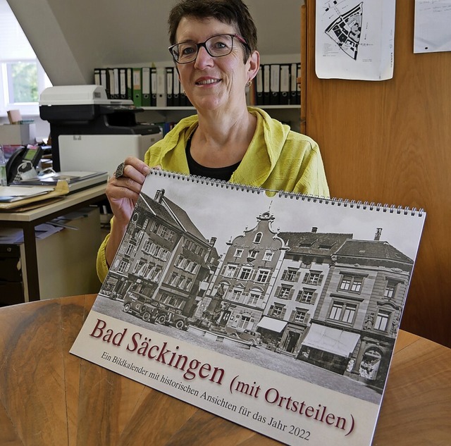 Stadtarchivarin Eveline Klein stellt d...Sckingen und Ortsteilen fr 2022 vor.  | Foto: Michael Gottstein
