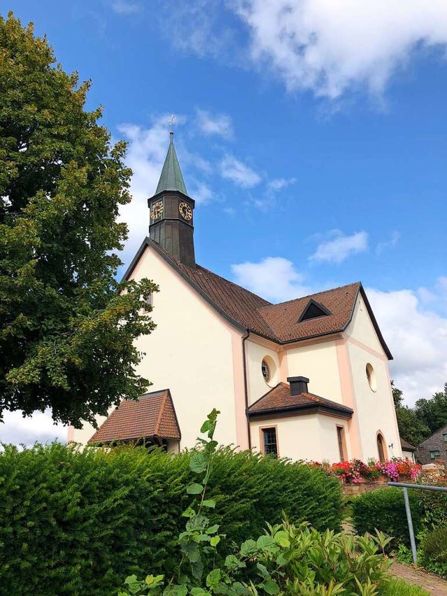 Die Wallfahrtskirche Maria Lindenberg ...man einen wunderschnen Blick ins Tal.  | Foto: Claudia Fler
