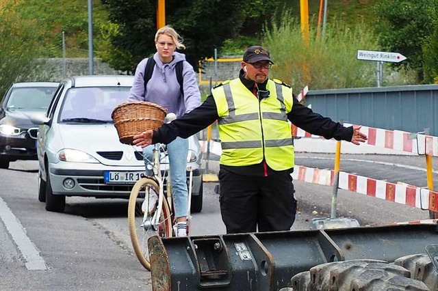 Profis sorgen dafr, dass Verkehrsteil...n reibungslos aneinander vorbeikommen.  | Foto: Herbert Frey