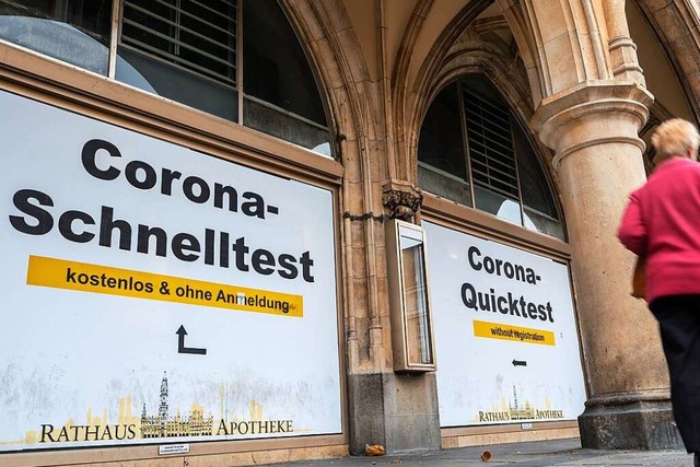 Das Gratis-Angebot fr Corona-Schnelltests endet am 11. Oktober 2021.  | Foto: Peter Kneffel (dpa)