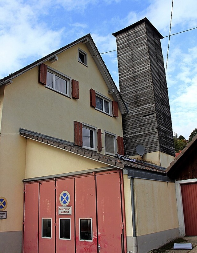 In Eigenarbeit will die Wehr  den Schl...n  Rathaus  noch dieses Jahr sanieren.  | Foto: Rolf-Dieter Kanmacher