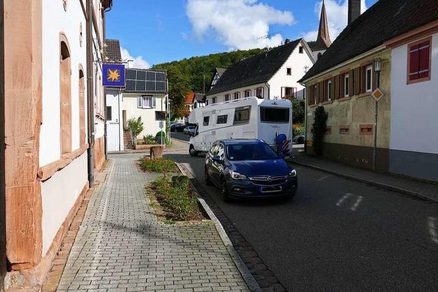 Autofahrer ignorieren offizielle Umleitung bei B3-Sperrung in Teningen