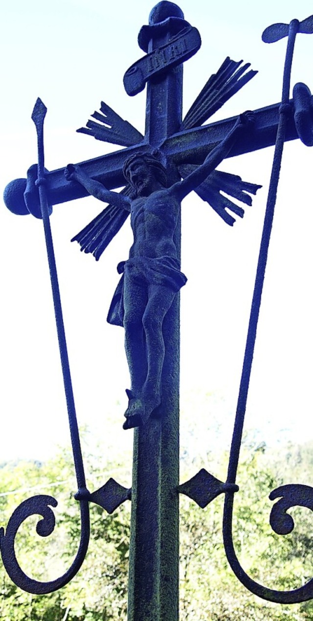 Am Rand einer Strae steht dieses alte Kreuz.  | Foto: Thomas Mutter