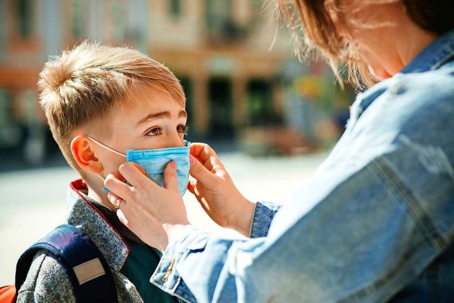 Keine Schule ohne Maske? Das wird zumi... im Unterricht am Sitzplatz fllt weg.  | Foto: Valeriy Muhmed