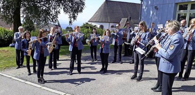 Der Musikverein Oberhof will den Oktob... deswegen auf kleine Tour durchs Dorf.  | Foto: Musikverein Oberhof