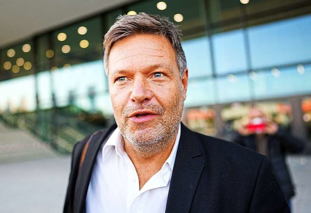 Grnen-Politiker Habeck bei den Sondierungen in Berlin.  | Foto: Michael Kappeler (dpa)