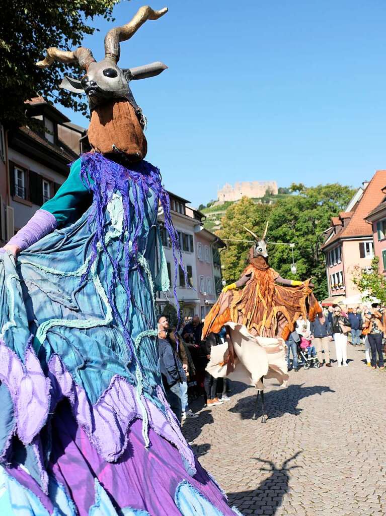 Auch in 2,50 Meter Hhe uerst grazil: Die Gruppe Antilopi