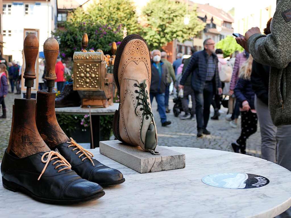 Die Auswahl war riesig in den rund 100 Einzelhandelsgeschften der Staufener Altstadt, die mit vielen Angeboten lockten.