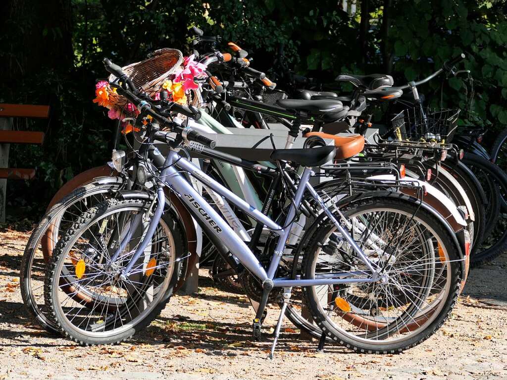 Viele Besucher kamen mit dem Fahrrad, dennoch war der Andrang so gro, dass sich rund um die Fauststadt lange Staus bildeten.