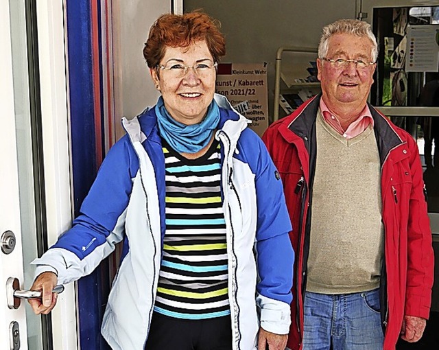 Claudia Moser und Gerhard Kunzweiler halten die Tr fr neue  Snger offen.   | Foto: Michael Gottstein