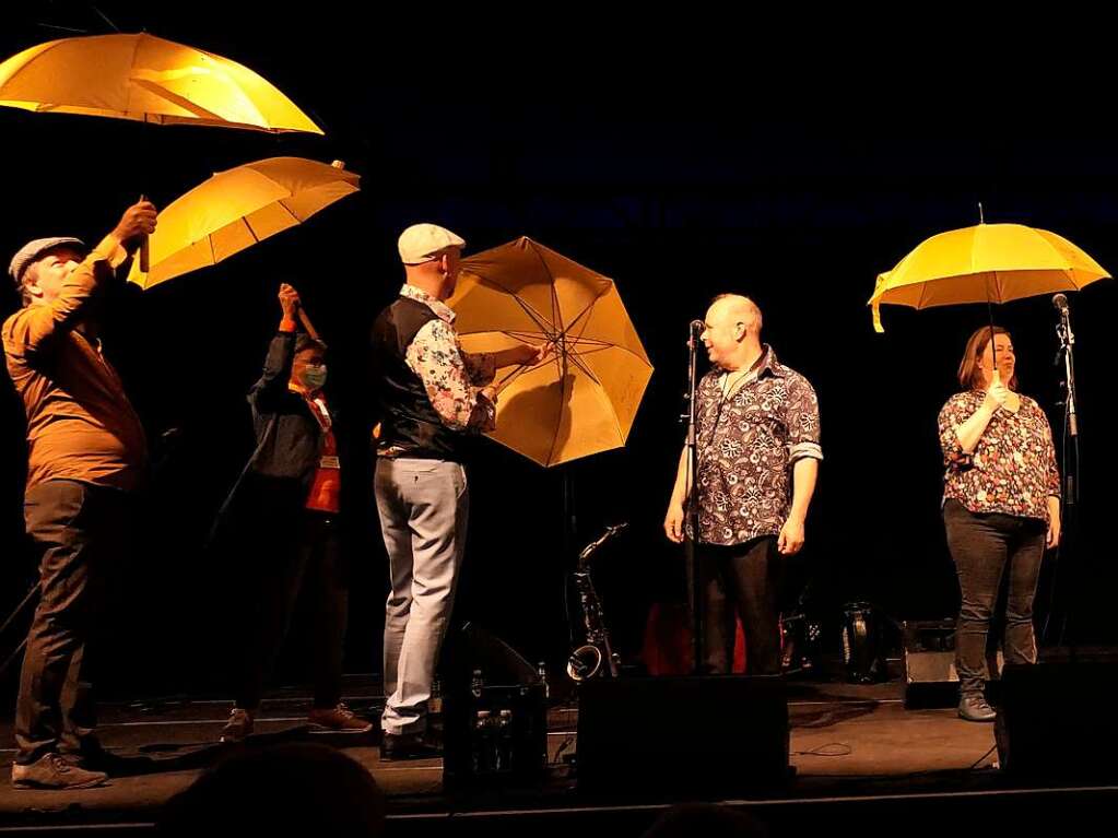 Der Auftritt der Amsterdam Klezmer Band bei der 31. Staufener Kulturwoche geriet im Zelt der Kulturbaustelle zu einem beeindruckenden Erlebnis. Die zahlreichen Zuschauer beklatschten die enorme instrumentale Virtuositt.