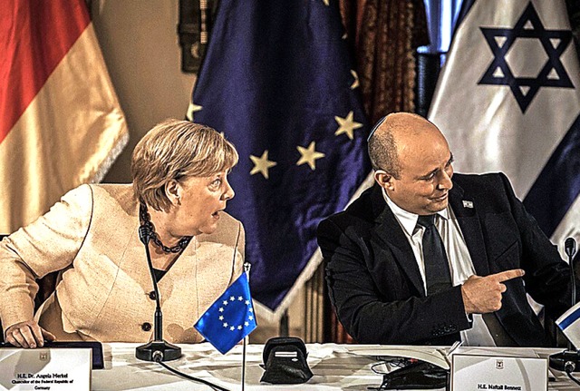 Merkel und Bennett in der Kabinettsitzung  | Foto: Ilia Yefimovich (dpa)