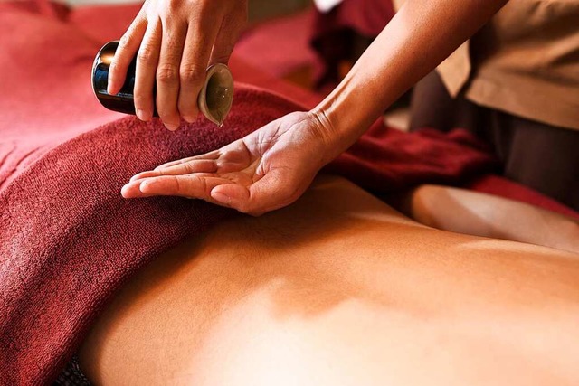 In einer Massagepraxis in Bad Bellinge...Dienste angeboten werden (Symbolbild).  | Foto: Nat bowornphatnon  (stock.adobe.com)