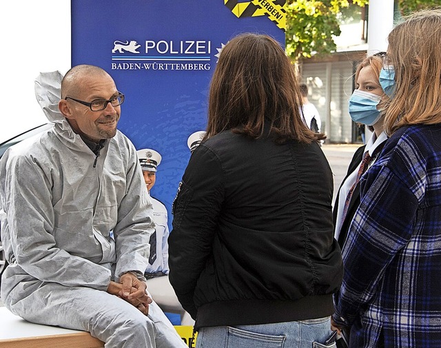 Beim Neuenburger Berufsinformationstag...erschiedene Berufsbilder und Branchen.  | Foto: Volker Mnch