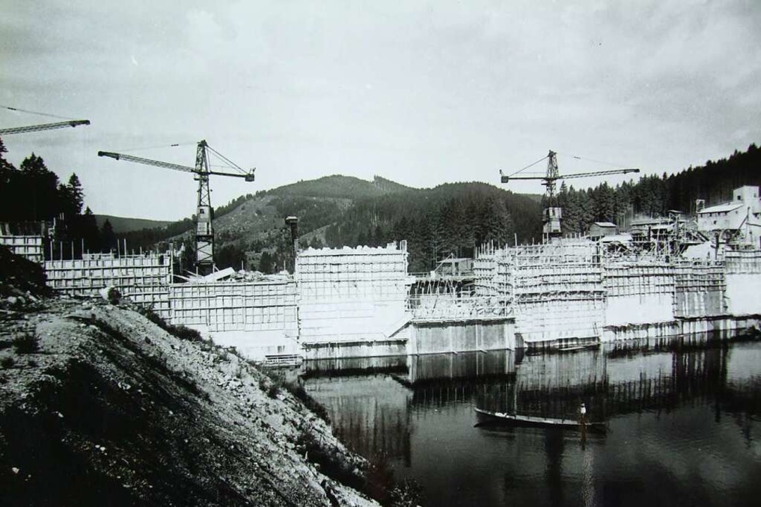Die Baustelle der Staumauer im Jahr 19...rbeitern sieben Wochen lang bestreikt.  | Foto: Archiv Zapf