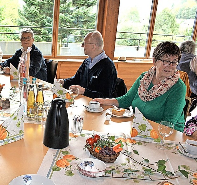 Brgermeisterin Janette Fuchs und Pate...odtmooser Senioren zum Herbstfest ein.  | Foto: Andreas Bhm