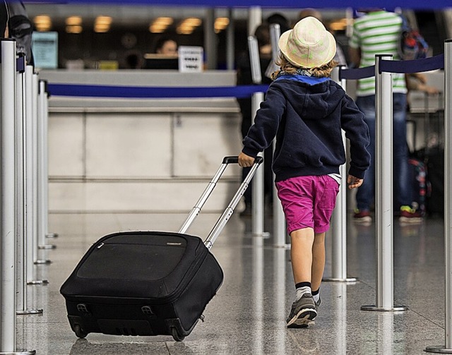 Wer gut plant, kann etwa an Ostern mit...aubstagen insgesamt 16 Tage verreisen.  | Foto: Andreas Arnold (dpa)