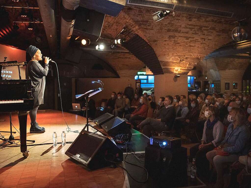 Ccile Verny fhrte den Gesang an, am Klavier sa Christian Gutfleisch.