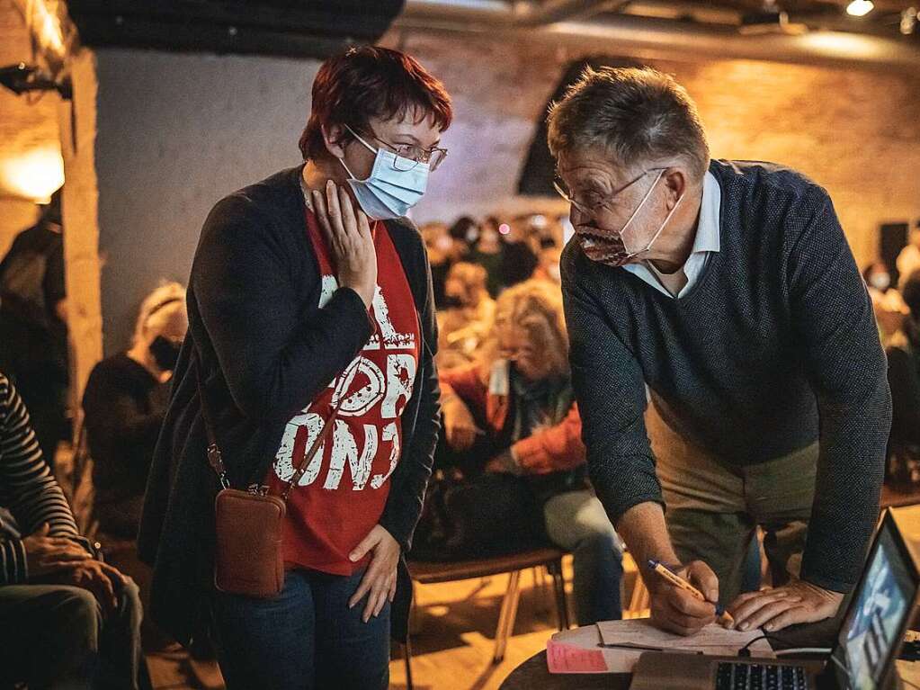 Ccile Verny fhrte den Gesang an, am Klavier sa Christian Gutfleisch.