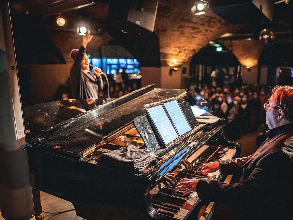 Ccile Verny fhrte den Gesang an, am Klavier sa Christian Gutfleisch.