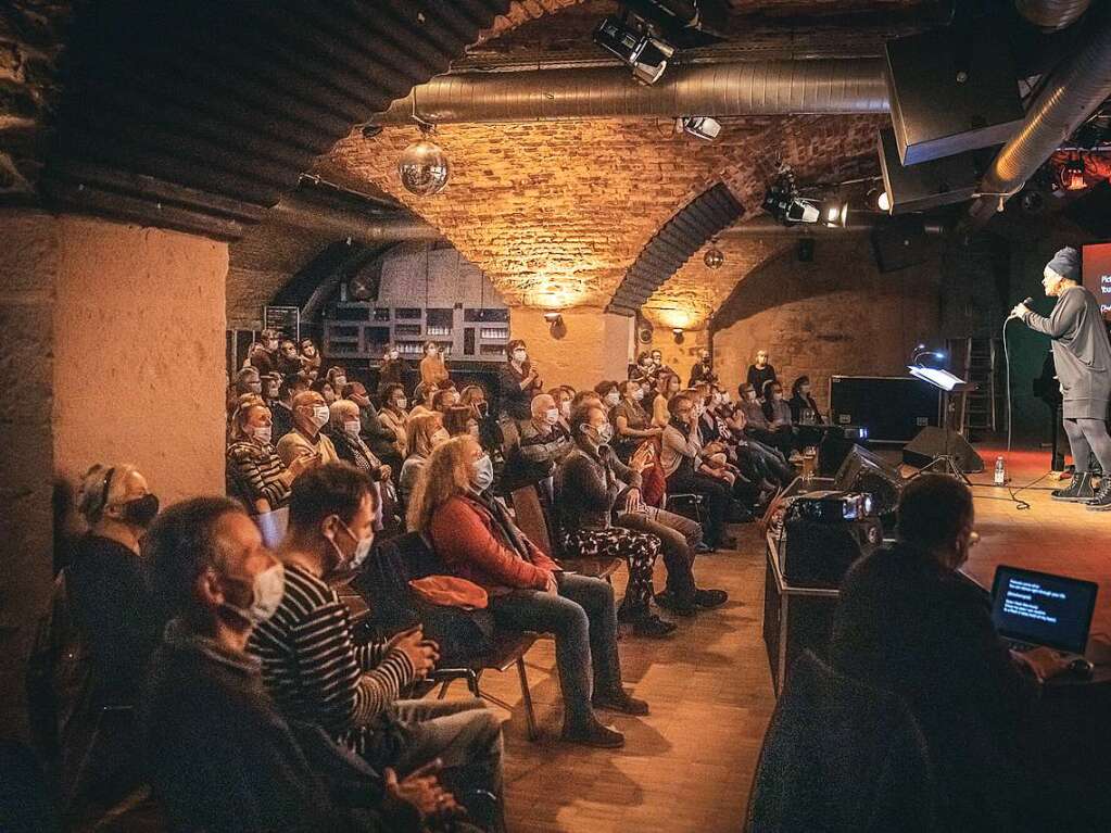 Ccile Verny fhrte den Gesang an, am Klavier sa Christian Gutfleisch.