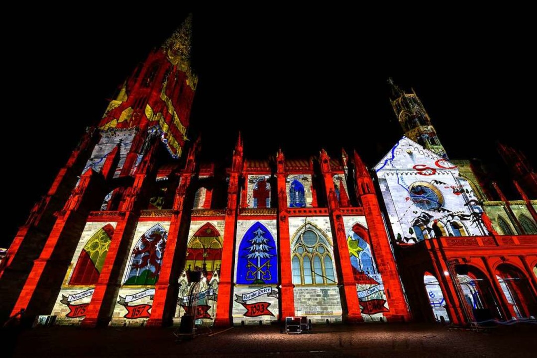 Viel zu sehen gibt&#8217;s bis zum 24.... Video aufs schne Bauwerk projiziert.  | Foto: Thomas Kunz