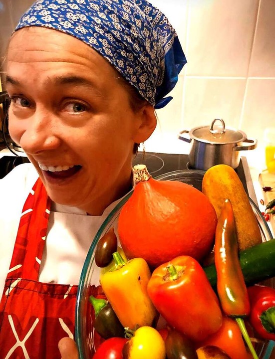 Melanie Guttwein mit Gemüse beim Selfie-Machen  | Foto: Melanie Guttwein