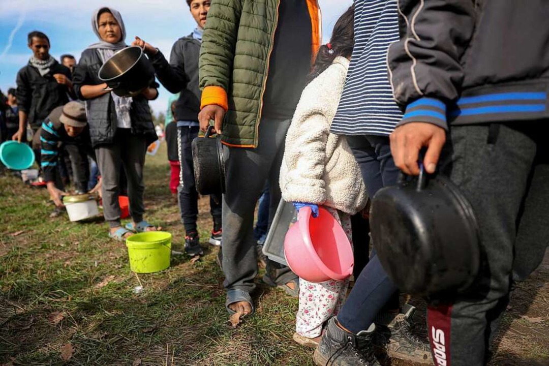 Migranten in Bosnien-Herzegowina.  | Foto: Uncredited (dpa)