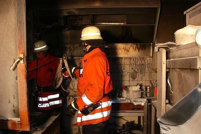 In der Holzfllerstube in Oberried fing berhitztes Fritteusen-Fett Feuer