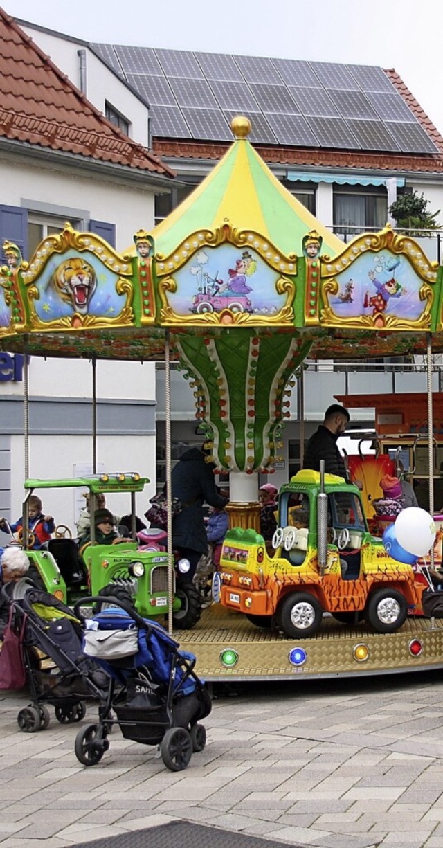 Spa im Karussell hatten viele Kinder.  | Foto: Hans Jrgen Kugler