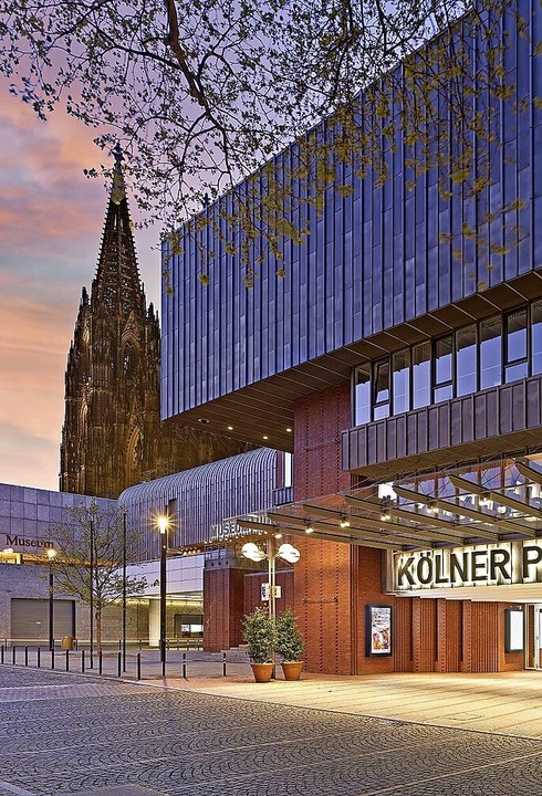 Im Schatten des Doms: die Kölner Philharmonie  | Foto: Guido Erbring