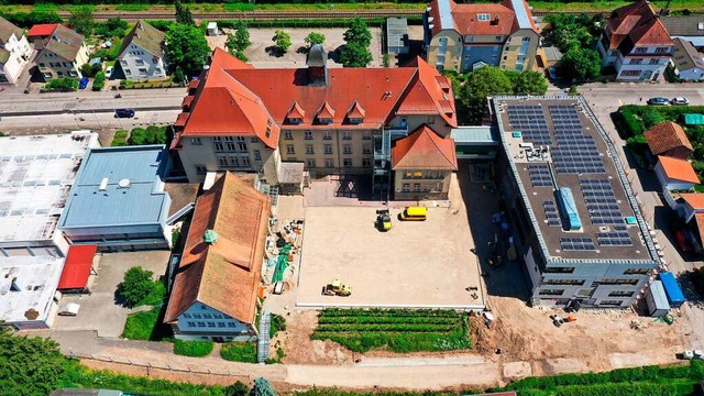 Der Campus-Bau luft auf Hochtouren &#...hts) soll im Sommer bezugsfertig sein.  | Foto: Martin Klabund