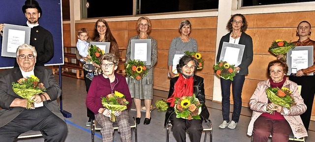 Fr ihr Engagement geehrt wurden (vorn...ipps, Ulrike Erber und Julia Kunkler.   | Foto: Markus Zimmermann