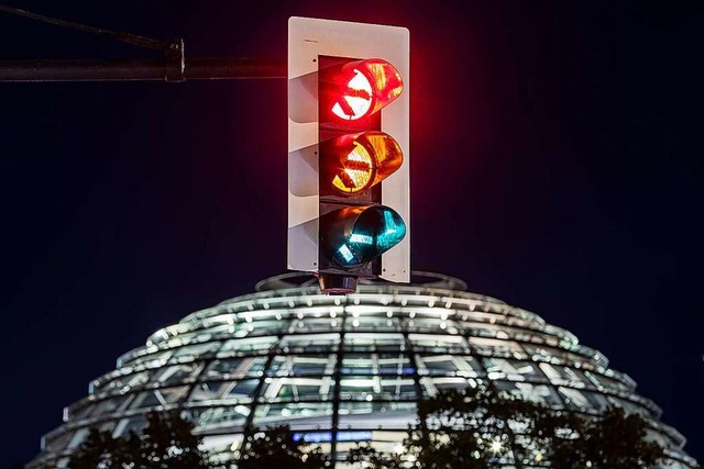 Wenn die Ampel auf grn schaltet, knn...n Spitzenpositionen davon profitieren.  | Foto: Christoph Soeder (dpa)