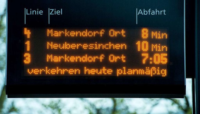 hnlich wie hier in Frankfurt an der O...len Anzeigetafeln ausgestattet werden.  | Foto: dpa