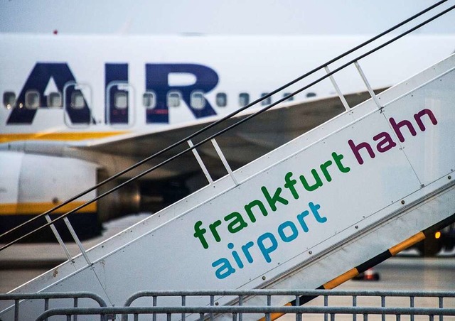 Der Flughafen Frankfurt-Hahn steuert in eine ungewisse Zukunft  | Foto: Andreas Arnold (dpa)
