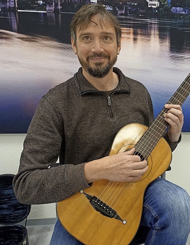 Der Waldshuter Gitarrist Harald Stampa...Reihe &#8222;Kultur im Kursaal&#8220;.  | Foto: Roswitha Frey