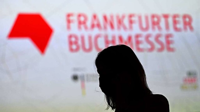 Bis Sonntag dauert die Buchmesse.  | Foto: Arne Dedert (dpa)