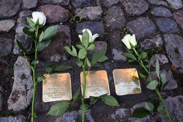Die ersten drei Stolpersteine in Schopfheim erinnern an Opfer der Nazis