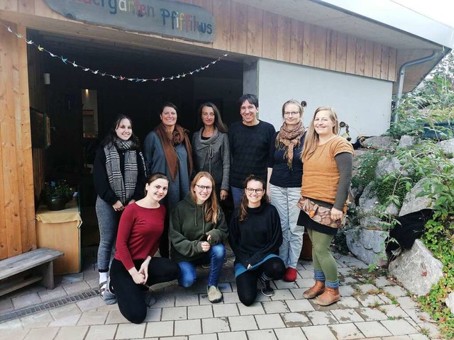 Der neue Vorstand und das neue Team im... Kindergarten Pfiffikus in Neustadt.    | Foto: Verein